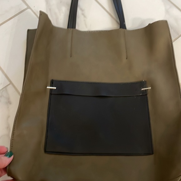 Danielle Nicole Tote - Picture 2 of 8